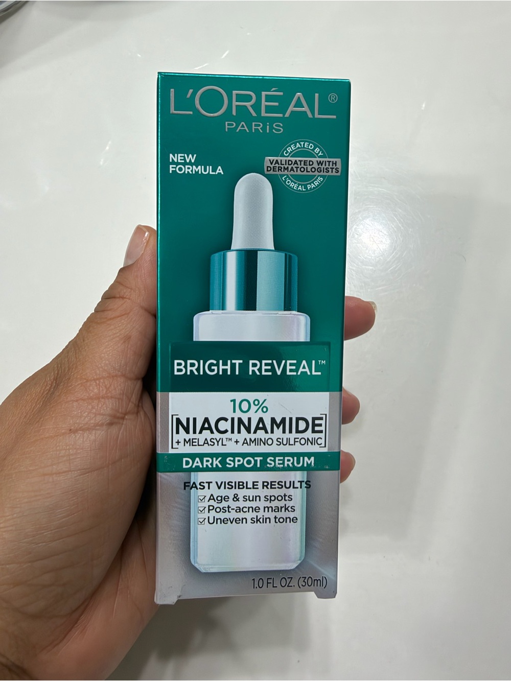 L'Oreal Bright Reveal Niacinamide Dark Spot Serum - Teal